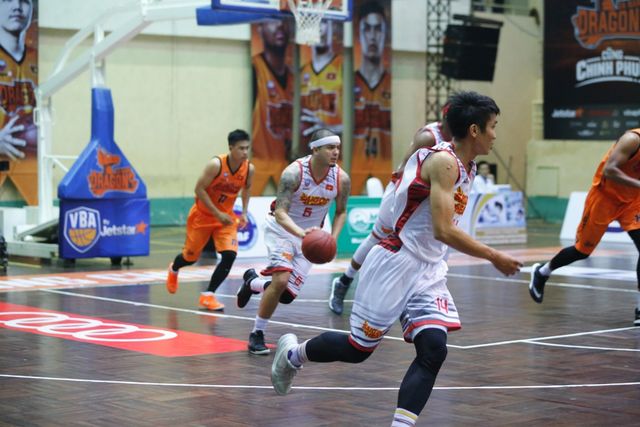 VBA 2017: Danang Dragons - Saigon Heat: Chiến thắng xứng đáng cho đội khách - Ảnh 1.