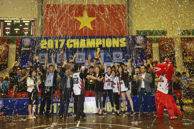 VBA Finals 2017 - Game 5: Xuất sắc ngược dòng, Thang Long Warriors lần đầu vô địch - Ảnh 4.