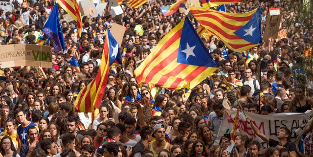 Khủng hoảng Catalonia lên tới đỉnh điểm - Ảnh 1.