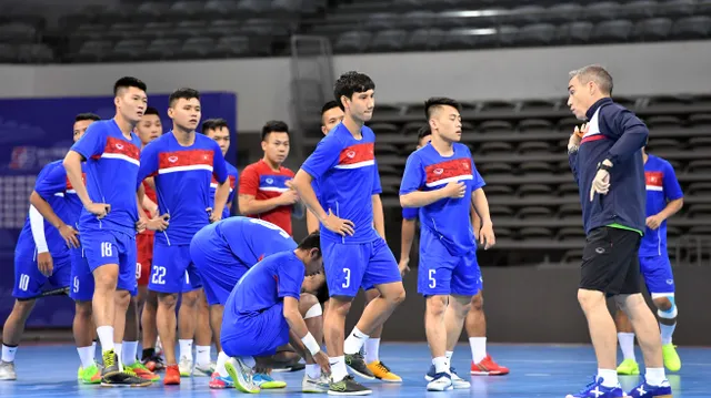 ẢNH: ĐT futsal Việt Nam đã có buổi tập đầu tiên tại Trung Quốc - Ảnh 7.