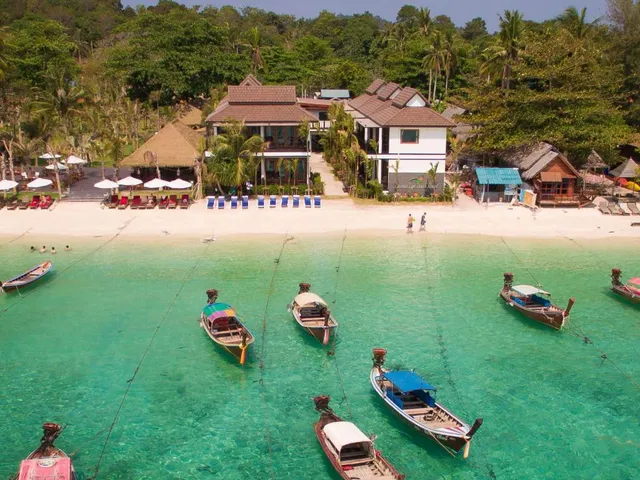 Thỏa sức check in sống ảo ở thiên đường Koh Lipe - Ảnh 1.