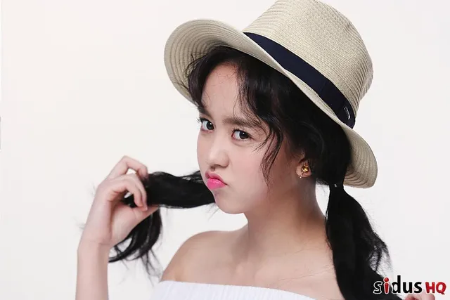 Kim So Hyun cực đáng yêu trong loạt ảnh mới - Ảnh 6.