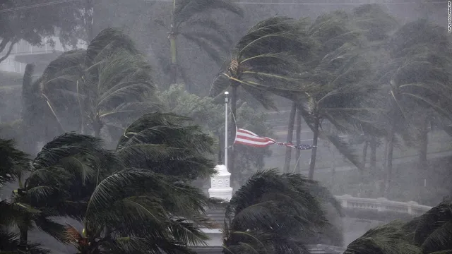 Siêu bão Irma trút cuồng nộ ở Florida, ít nhất 4 người thiệt mạng - Ảnh 1.