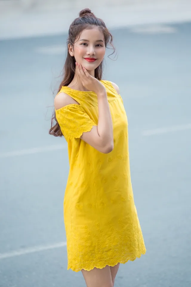 Hương Ly Next Top Model yêu kiều trên phố ngày hè ngập nắng - Ảnh 7.