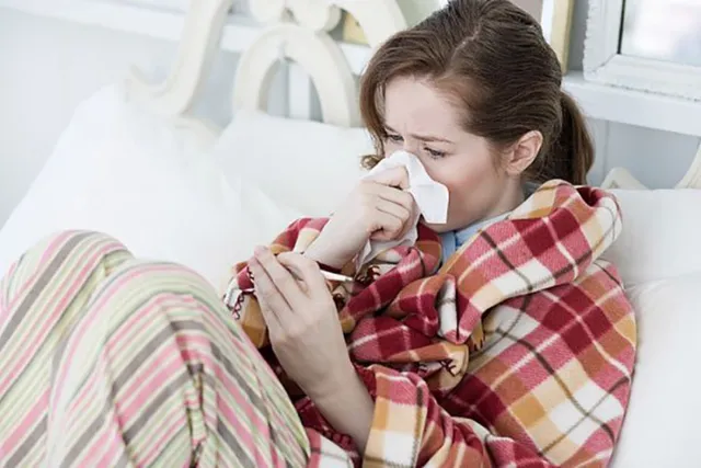 12 bệnh dễ mắc khi thời tiết giao mùa - Ảnh 1. 12 bệnh dễ mắc khi thời tiết giao mùa - Ảnh 1.