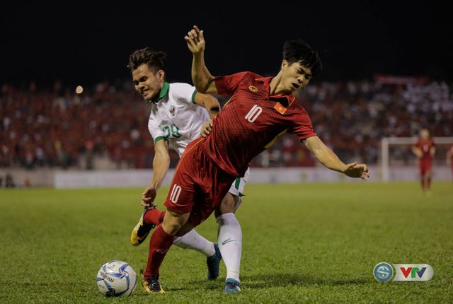 VIDEO SEA Games 29: Dứt điểm thiếu hiệu quả, U22 Việt Nam chia điểm với U22 Indonesia - Ảnh 1.