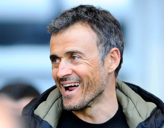 HLV Luis Enrique khuyên trò cũ chia tay Barcelona tới Inter - Ảnh 1.