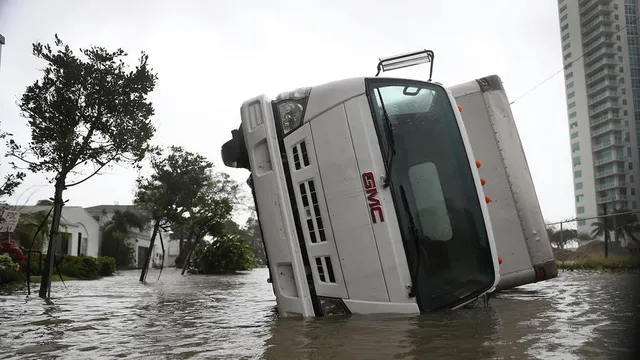 Siêu bão Irma trút cuồng nộ ở Florida, ít nhất 4 người thiệt mạng - Ảnh 16.