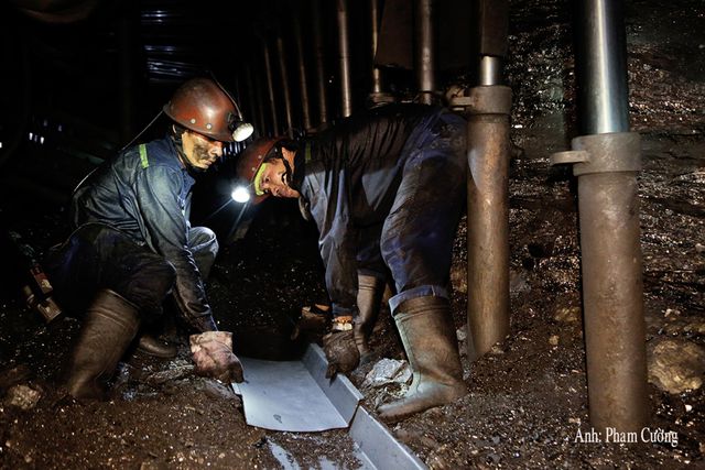Khoảnh khắc chân thật về cuộc sống của những người thợ mỏ ở Quảng Ninh - Ảnh 3.