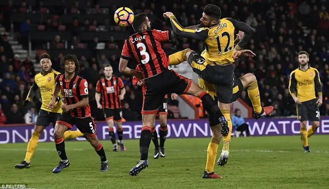 Giroud chói sáng, Arsenal giành 1 điểm từ thế bị dẫn 3 bàn - Ảnh 4.