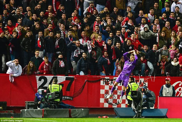 Sevilla 2-1 Real Madrid: Chặn đứng kỷ lục! - Ảnh 1.