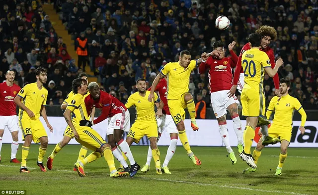 Lượt đi vòng 1/8 Europa League, Rostov 1-1 Man Utd: Lợi thế trước trận lượt về - Ảnh 4.