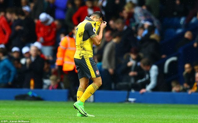 West Brom 3-1 Arsenal: Khủng hoảng kéo dài! - Ảnh 3.