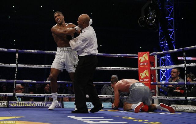 Anthony Joshua thắng knock-out Wladimir Klitschko - Ảnh 2.