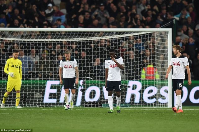 VIDEO, West Ham 1-0 Tottenham: Giấc mơ vô địch xa dần - Ảnh 3.