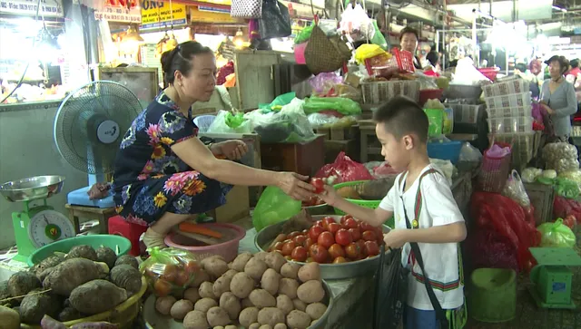 Cháu ơi, cháu à - Tập 6: Vị khách đặc biệt phá đám bà cháu nghệ sĩ Hương Dung - Ảnh 18.