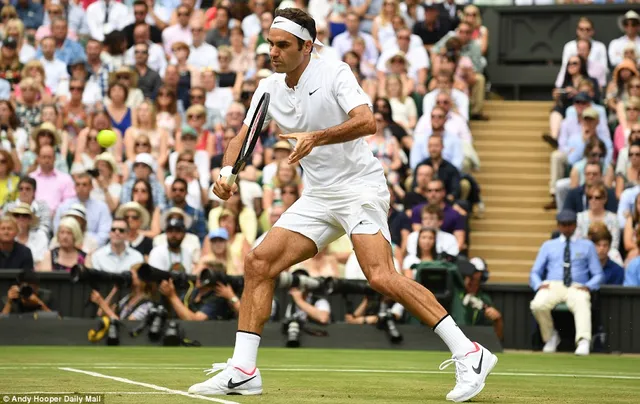 Ảnh: Những khoảnh khắc ấn tượng trong trận chung kết Wimbledon của Roger Federer - Ảnh 3.