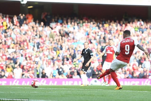 Emirates Cup: Thua Sevilla, Arsenal vẫn lên ngôi vô địch nhờ chỉ số phụ - Ảnh 2.