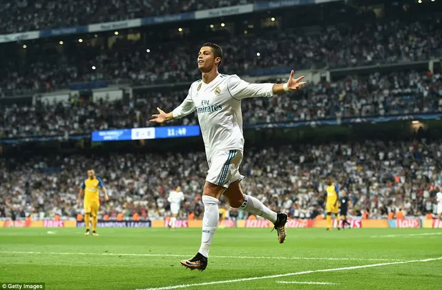 Real Madrid 3-0 APOEL: Kền kền giải khát chiến thắng, CR7 hụt hat-trick đáng tiếc - Ảnh 1.