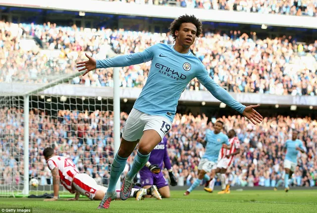 VIDEO Man City 7-2 Stoke: Sức mạnh khủng khiếp của hàng công chủ nhà - Ảnh 2.