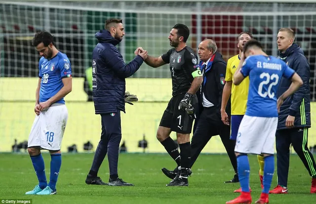 Italia vắng mặt tại World Cup 2018, Buffon giã từ sự nghiệp quốc tế - Ảnh 1.