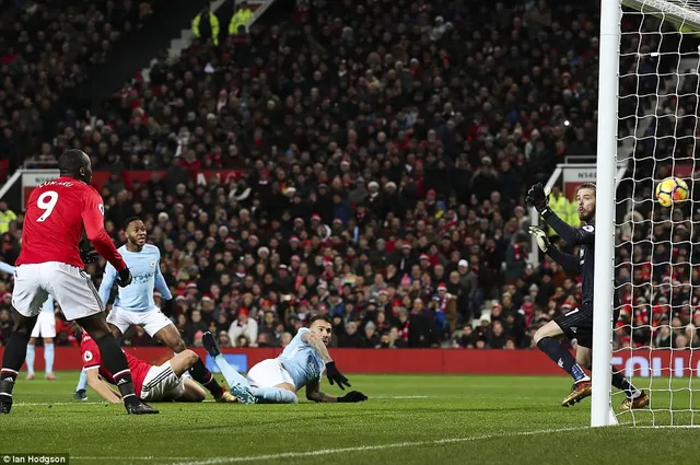 ẢNH: Những khoảnh khắc ấn tượng trận derby Manchester, Man Utd 1-2 Man City - Ảnh 16.