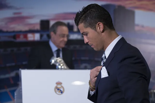 Trước siêu kinh điển, Real Madrid chào hàng Cris Ronaldo khắp châu Âu - Ảnh 1.