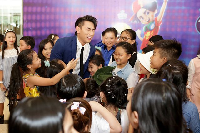 Isaac, Văn Mai Hương sửng sốt vì bị dàn thí sinh Vietnam Idol Kids tấn công - Ảnh 3.