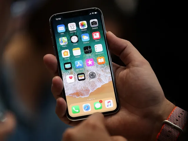 Sau iPhone X, Apple sẽ mang công nghệ Face ID lên iPad? - Ảnh 2.