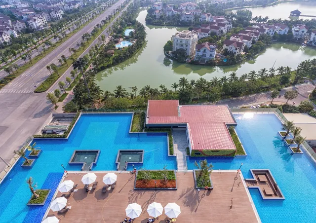 Bể bơi vô cực trên không - Tiện ích sống “độc nhất vô nhị” tại Vinhomes Riverside - Ảnh 4.