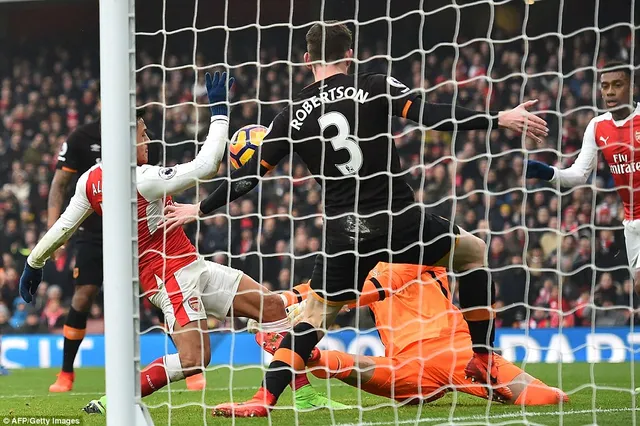 Vòng 25 giải Ngoại hạng Anh: Arsenal 2-0 Hull City: Trận đấu của 2 cánh tay - Ảnh 3.