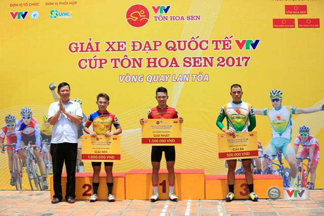 ẢNH: Những khoảnh khắc ấn tượng chặng 6 Giải xe đạp quốc tế VTV Cúp Tôn Hoa Sen 2017, Quảng Bình đi Huế - Ảnh 15.