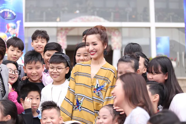 Isaac lịch lãm xuất hiện bên Văn Mai Hương, Bích Phương chấm thi Vietnam Idol Kids - Ảnh 7.