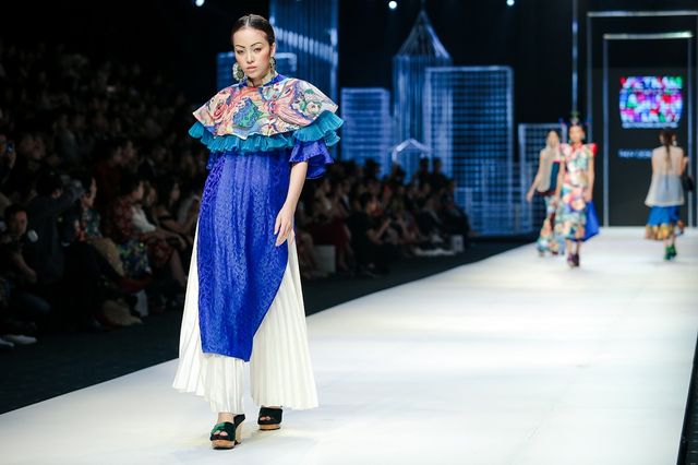 Mộng mị với NTK Thủy Nguyễn trên sàn catwalk Tuần lễ thời trang quốc tế Việt Nam Xuân - Hè 2017 - Ảnh 4.