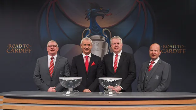 Các quan chức của UEFA và của đại diện nước chủ nhà của trận chung kết (Xứ Wales) đã có mặt Các quan chức của UEFA và của đại diện nước chủ nhà của trận chung kết (Xứ Wales) đã có mặt