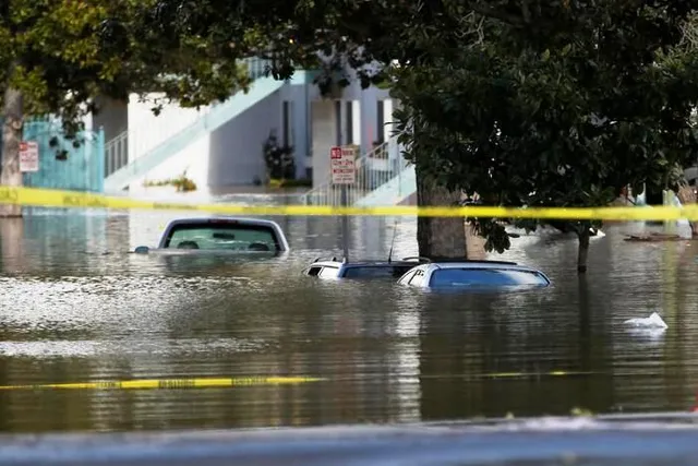 Trận lũ lớn nhất 100 năm qua tại bang California, Mỹ - Ảnh 8.