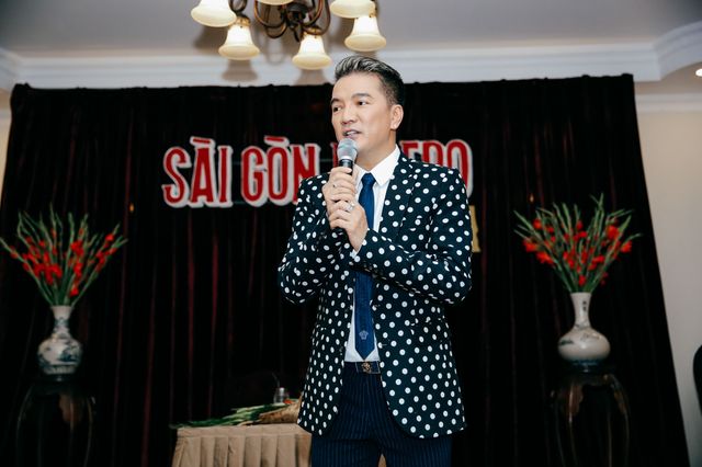 Đàm Vĩnh Hưng tái hiện Sài Gòn xưa trong liveshow Bolero - Ảnh 1.