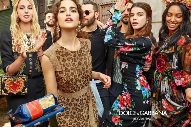 Chiến dịch mới của Dolce & Gabbana: Đố mà không yêu - Ảnh 6.