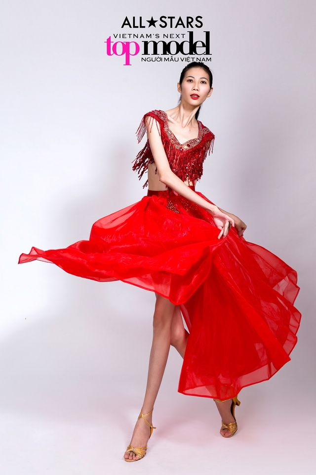 Top 9 Vietnams Next Top Model bay bổng trong bộ ảnh giải phóng hình thể - Ảnh 2.