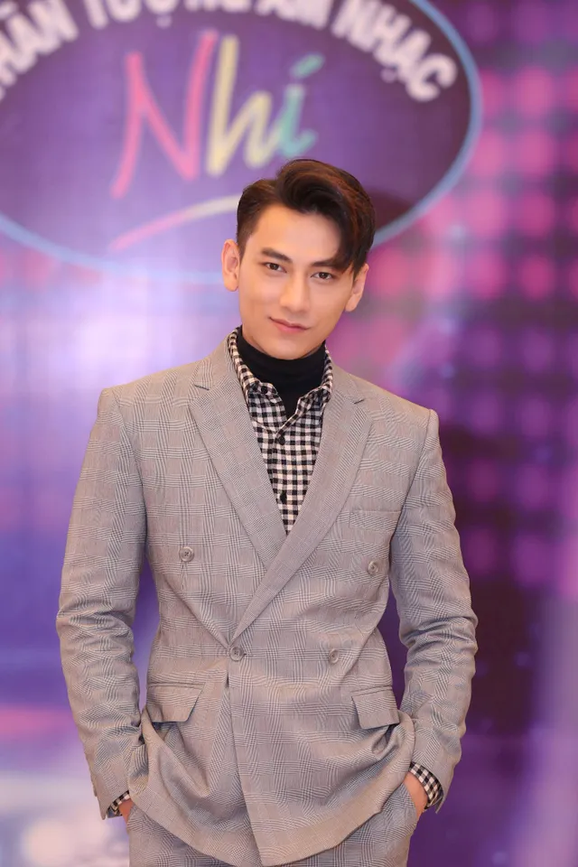 Isaac lịch lãm xuất hiện bên Văn Mai Hương, Bích Phương chấm thi Vietnam Idol Kids - Ảnh 2.