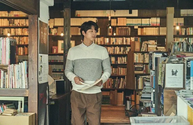 Thích mê với loạt ảnh mới của Gong Yoo - Ảnh 2.