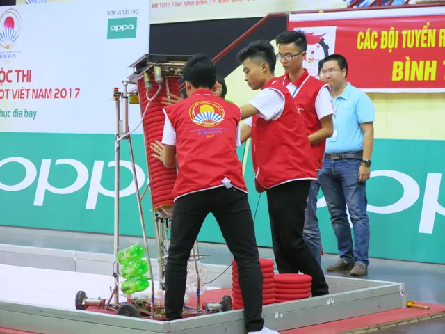 Robocon Việt Nam 2017: Nhiều chiến thuật mới được áp dụng tại vòng 2 - Ảnh 3.