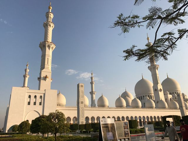 Nhà thờ Hồi giáo Sheikh Zayed (UAE) – Viên ngọc sáng giữa sa mạc - Ảnh 3.