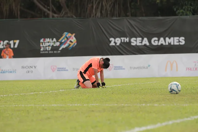 Bóng đá nữ SEA Games 29: Việt Nam 3-0 Philippines - Mệt nhưng đáng! - Ảnh 2.