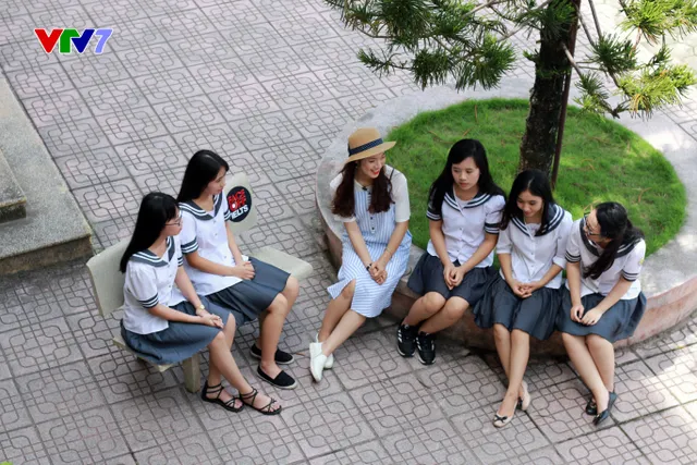 Hot girl nói 7 thứ tiếng Khánh Vy - Từ khách mời tới MC của 8 IELTS - Ảnh 3.