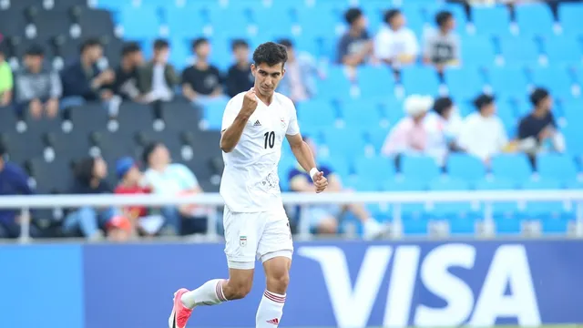 Reza Shekari ăn mừng bàn mở tỉ số cho U20 Iran Reza Shekari ăn mừng bàn mở tỉ số cho U20 Iran