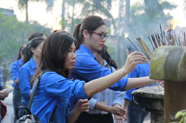 Đoàn thanh niên Đài THVN tri ân công lao các anh hùng liệt sỹ - Ảnh 6.