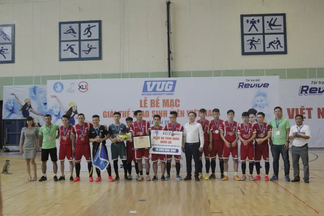 ĐH Bách khoa Hà Nội vô địch futsal sinh viên 2017 - Ảnh 2.