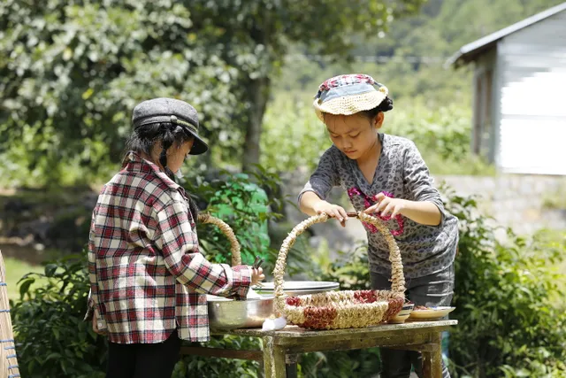 Bố ơi! Mình đi đâu thế?: Sự dũng cảm, nhanh trí của Xì Trum khiến bố Hải Phong nở mũi - Ảnh 8.