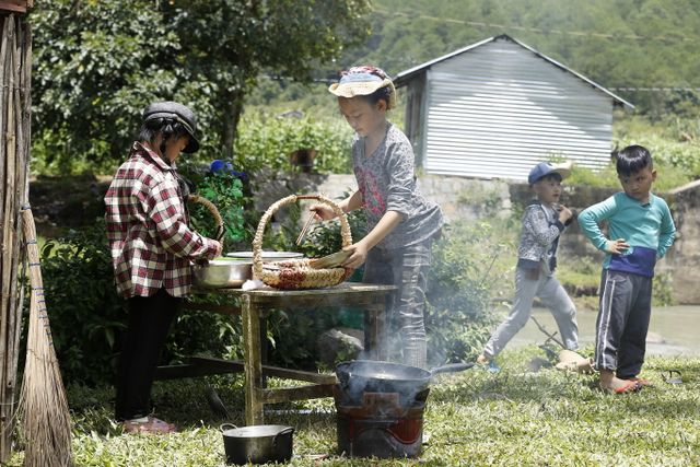 Bố ơi! Mình đi đâu thế?: Sự dũng cảm, nhanh trí của Xì Trum khiến bố Hải Phong nở mũi - Ảnh 10.